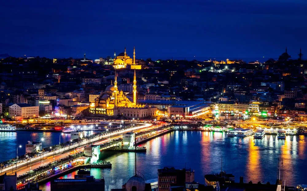 İstanbul Avukat Gece Manzarası